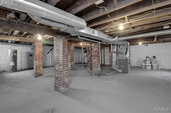$320,000 | 14 Parkland Place, St. Louis, MO 63112