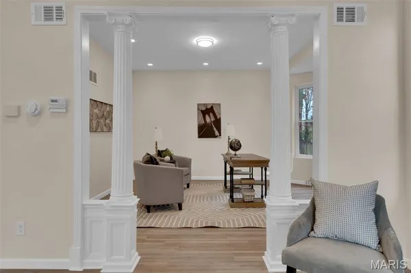 $320,000 | 14 Parkland Place, St. Louis, MO 63112
