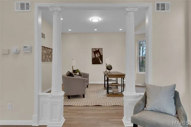 $333,000 | 14 Parkland Place, St. Louis, MO 63112