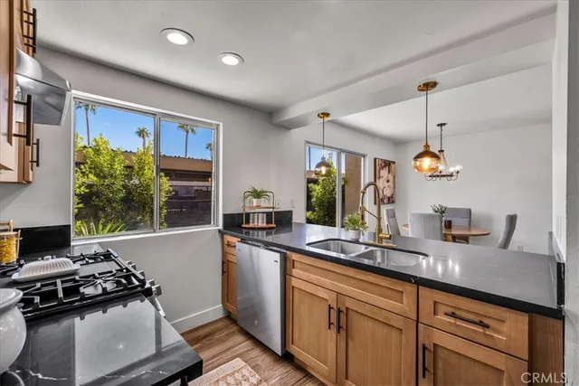 $344,900 | 2120 South Indian Canyon Drive, Palm Springs, CA 92262