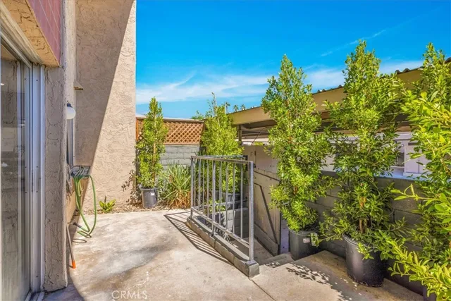 $344,900 | 2120 South Indian Canyon Drive, Palm Springs, CA 92262