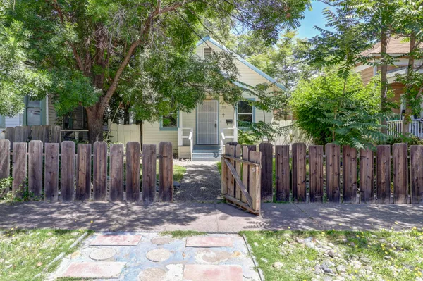 $215,000 | 728 Lincoln Street, Red Bluff, CA 96080