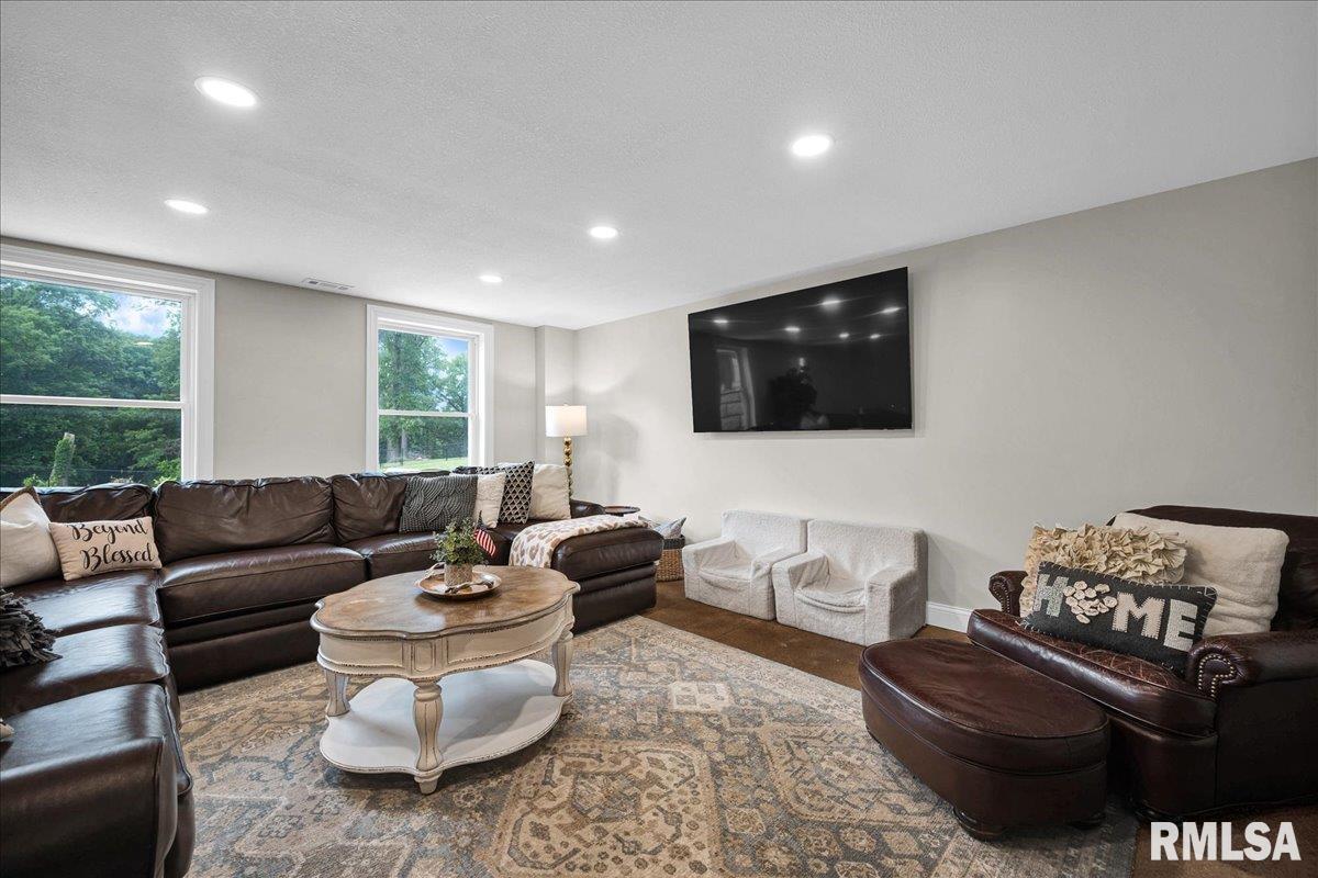 12804 West Dell Road Princeville, IL 61559 - Photo 41 of 78 Gallery Image 41