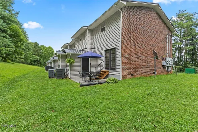 $189,000 | 201 Ron Royce Drive, Unit 1, Elizabethton, TN 37643