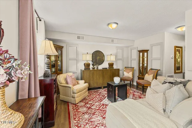 $189,000 | 201 Ron Royce Drive, Unit 1, Elizabethton, TN 37643