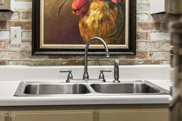 $189,000 | 201 Ron Royce Drive, Unit 1, Elizabethton, TN 37643