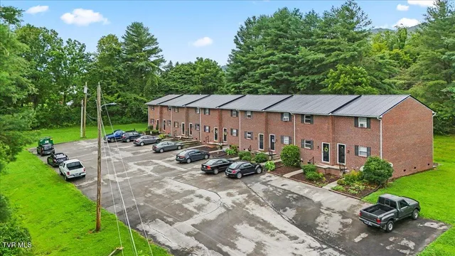 $189,000 | 201 Ron Royce Drive, Unit 1, Elizabethton, TN 37643