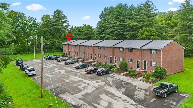 $189,000 | 201 Ron Royce Drive, Unit 1, Elizabethton, TN 37643