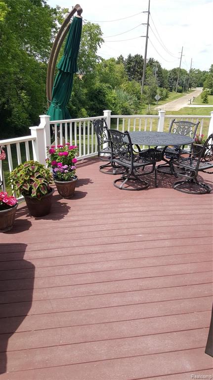 133 Saxon Court Rochester Hills, MI 48307 - Photo 9 of 42