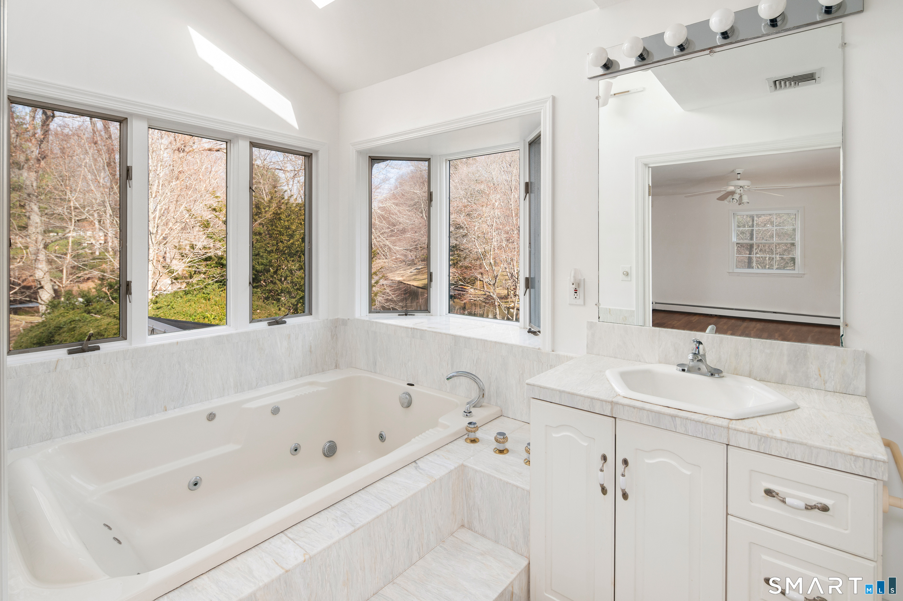 223 Red Fox Road Stamford, CT 06903 - Photo 19 of 35