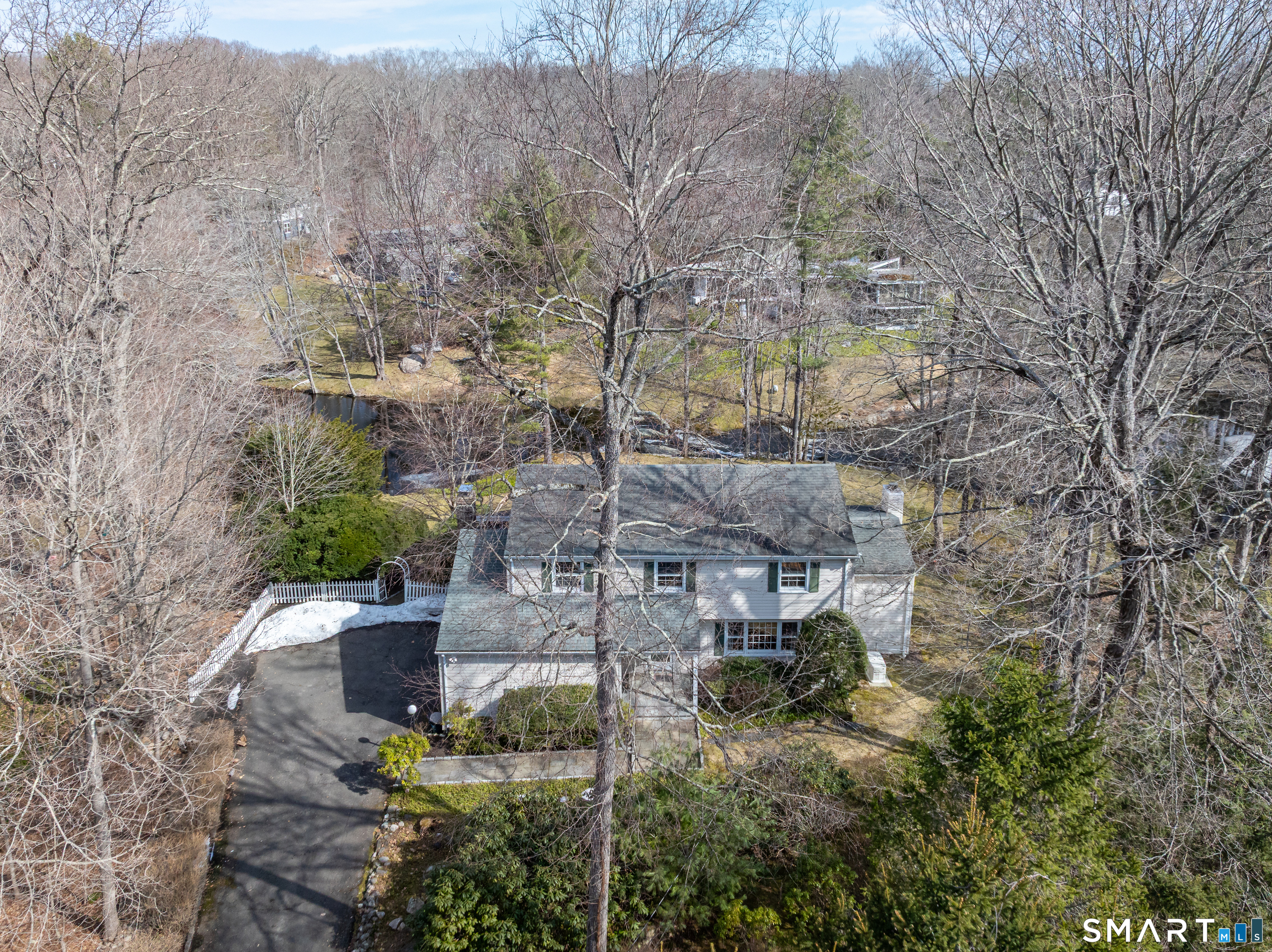 223 Red Fox Road Stamford, CT 06903 - Photo 2 of 35