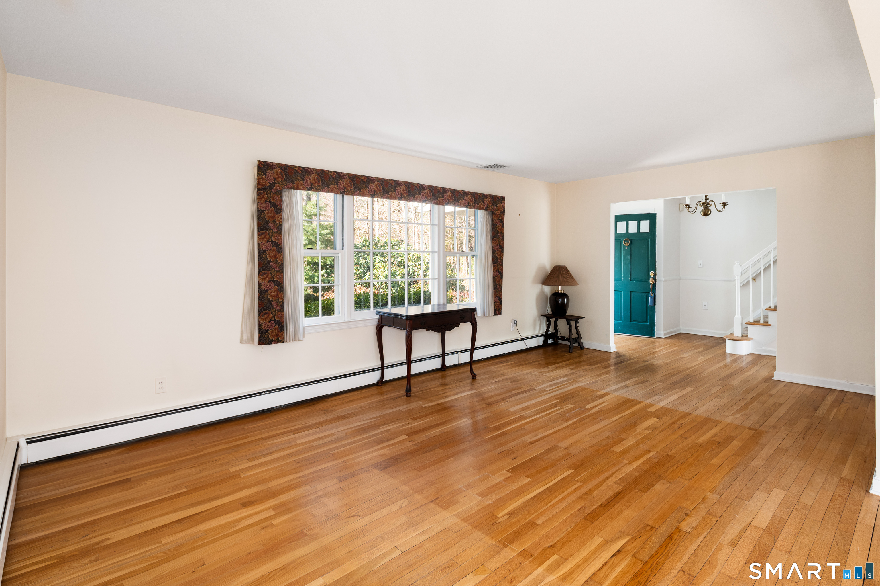 223 Red Fox Road Stamford, CT 06903 - Photo 4 of 35