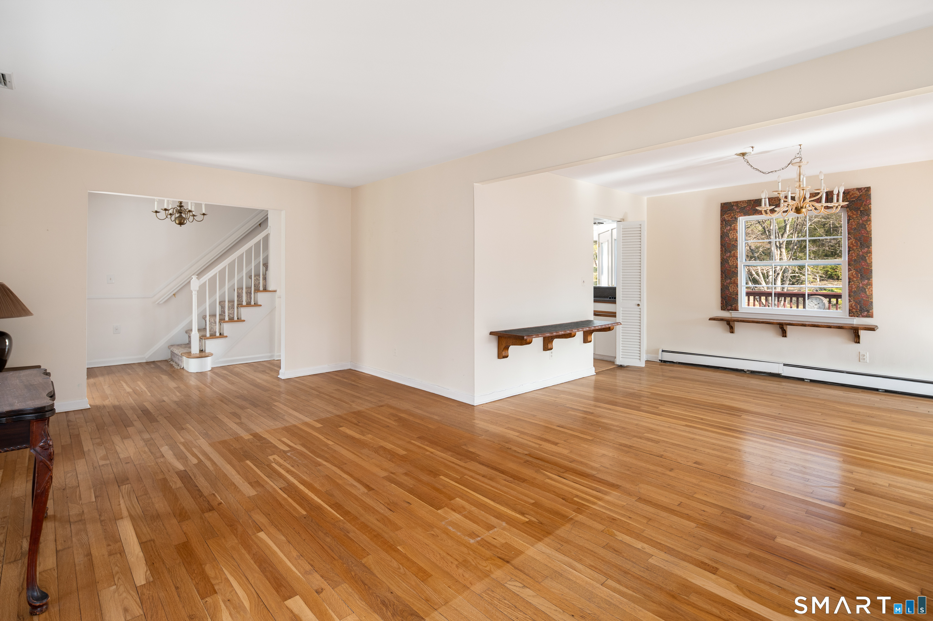 223 Red Fox Road Stamford, CT 06903 - Photo 6 of 35