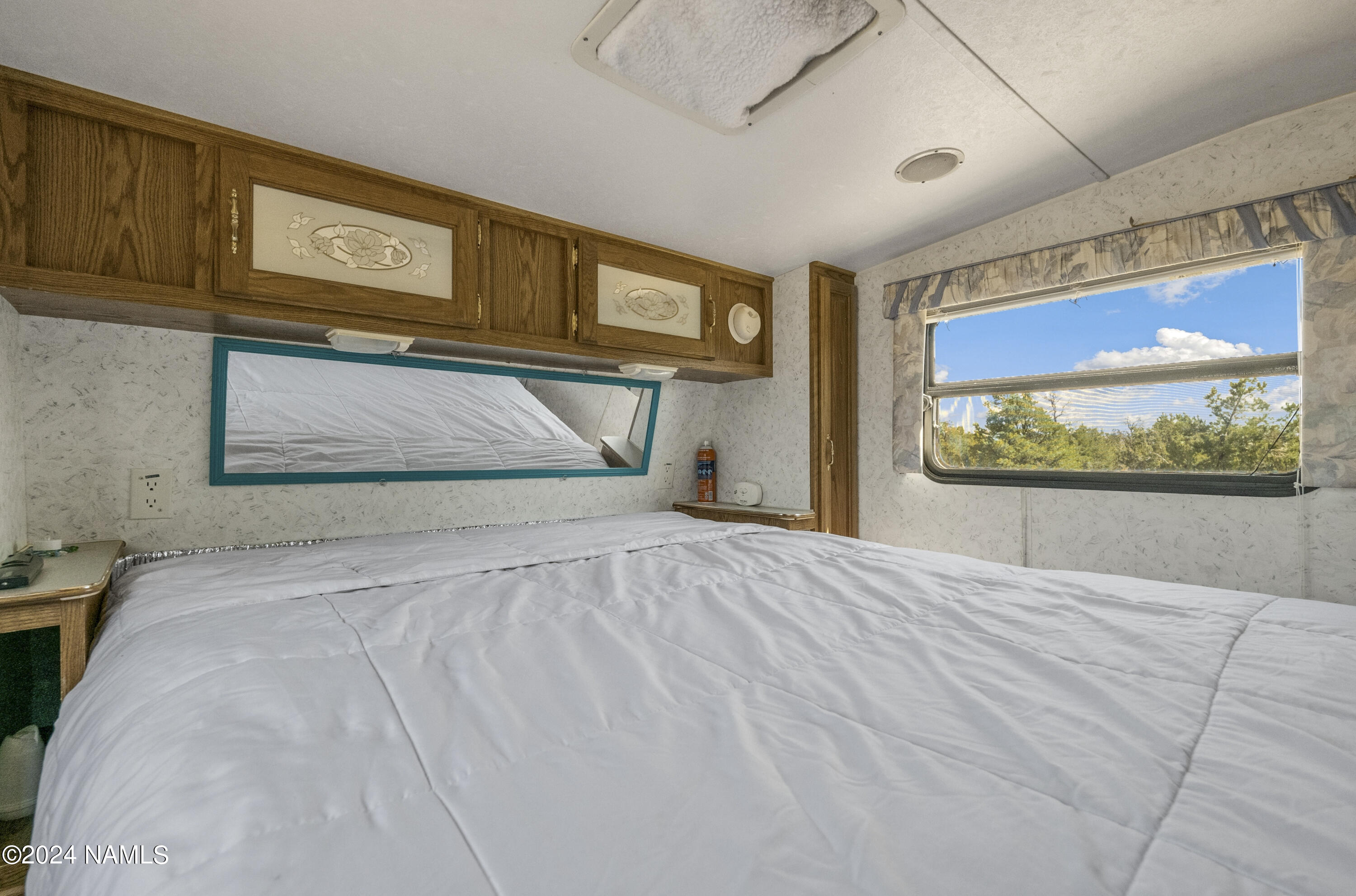 4750 Woodlands Ranch Road Williams, AZ 86046 - Photo 26 of 31 Bedroom