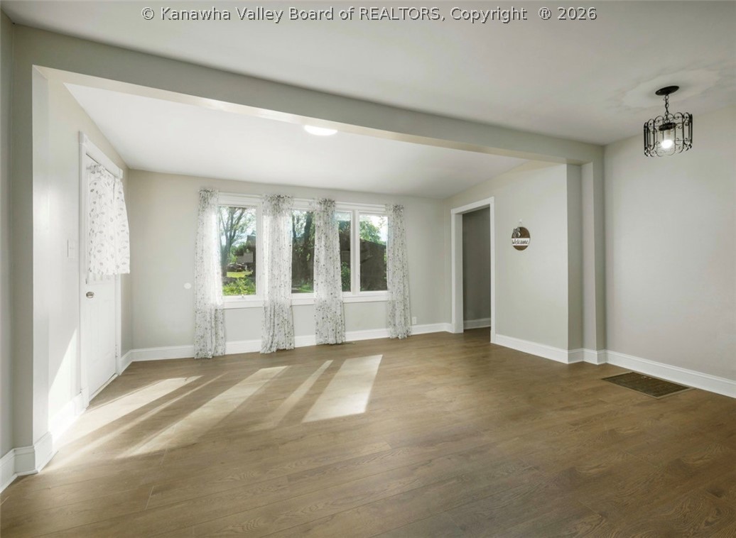 11546 Coal River Road St. Albans, WV 25177 - Photo 10 of 21 Living room