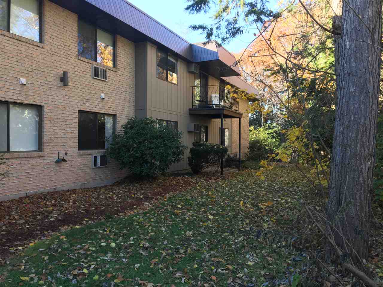 14 Strawberry Bank Road, Unit 10 Nashua, NH 03062 - Photo 2 of 15