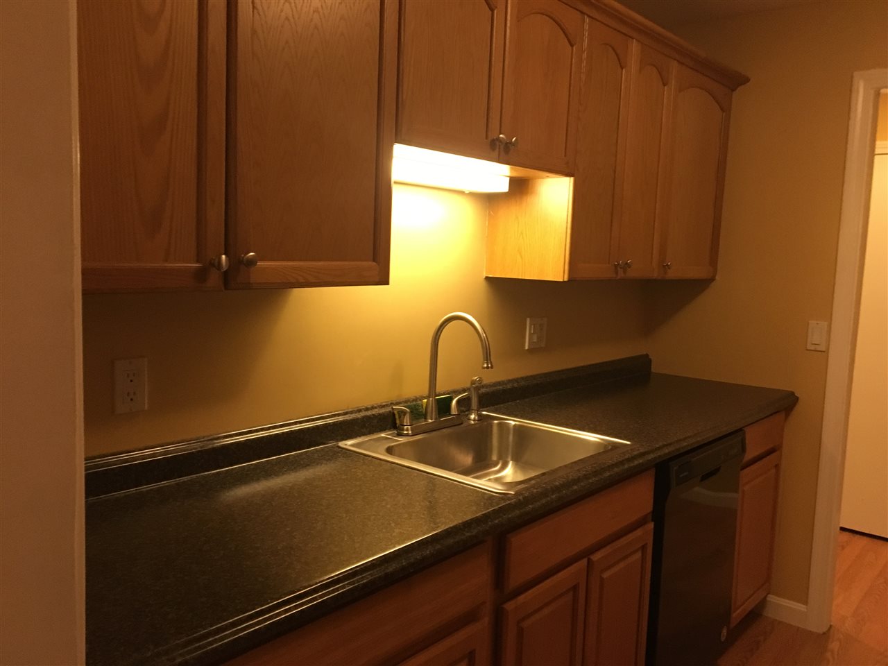 14 Strawberry Bank Road, Unit 10 Nashua, NH 03062 - Photo 5 of 15
