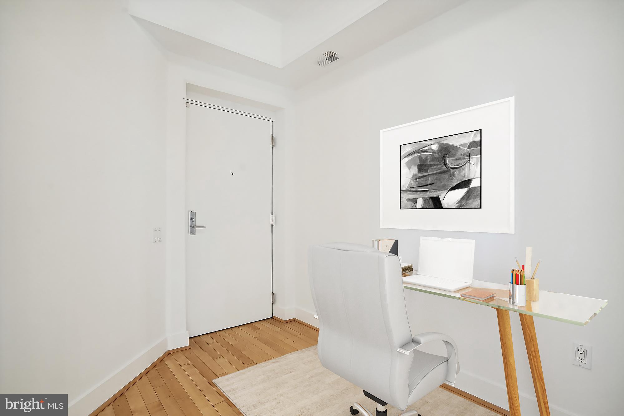 2426 Ontario Road Northwest, Unit 103 Washington, DC 20009 - Photo 4 of 33 Den/Office Space with Separate Entrance