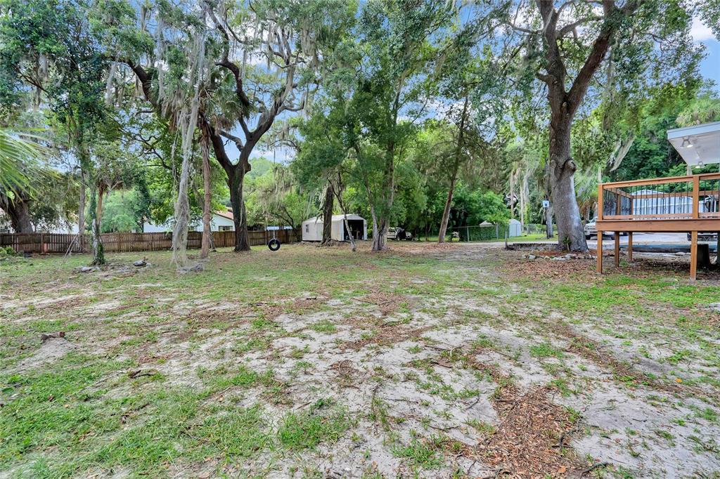415 South 9th Street Leesburg, FL 34748 - Photo 36 of 37 a view of a park with large trees