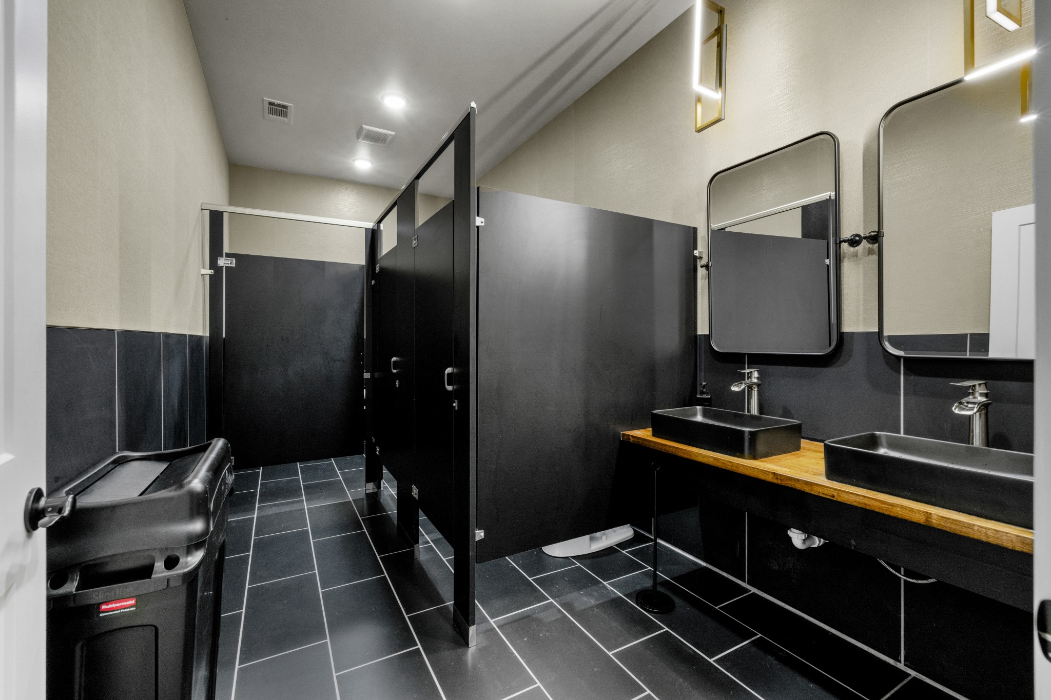 1249 Gulf Road Spencer, TN 38585 - Photo 45 of 98 a bathroom with double vanity and a mirror