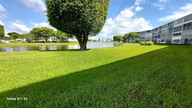 a room with lots of tables and chairs