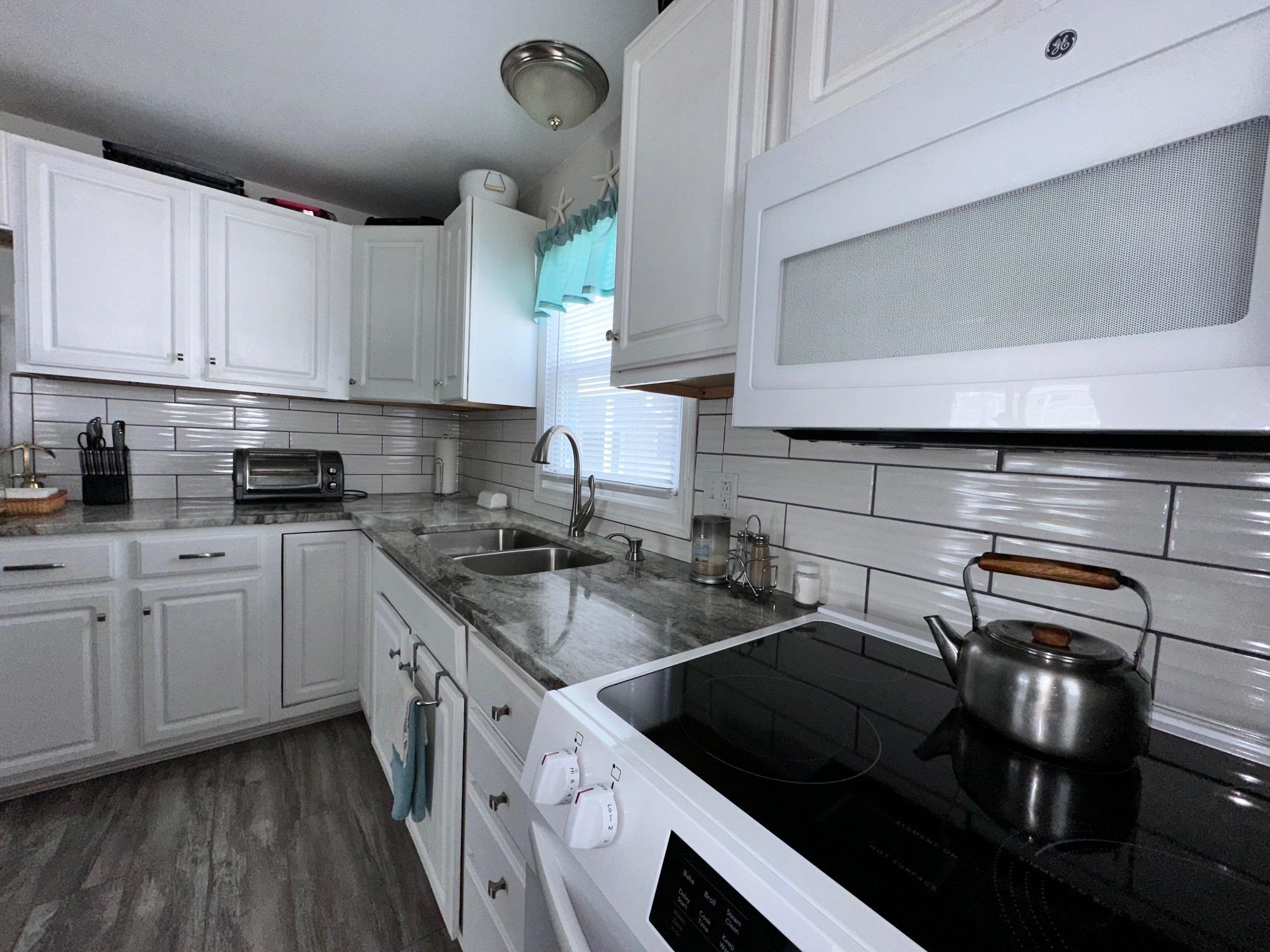 8 Duston Avenue, Unit 2 Hampton, NH 03842 - Photo 6 of 24