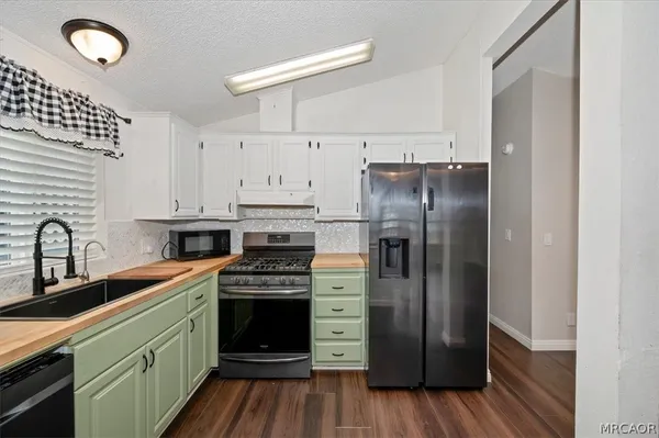 $259,000 | 391 Montclair Drive, Unit 179, Big Bear City, CA 92314