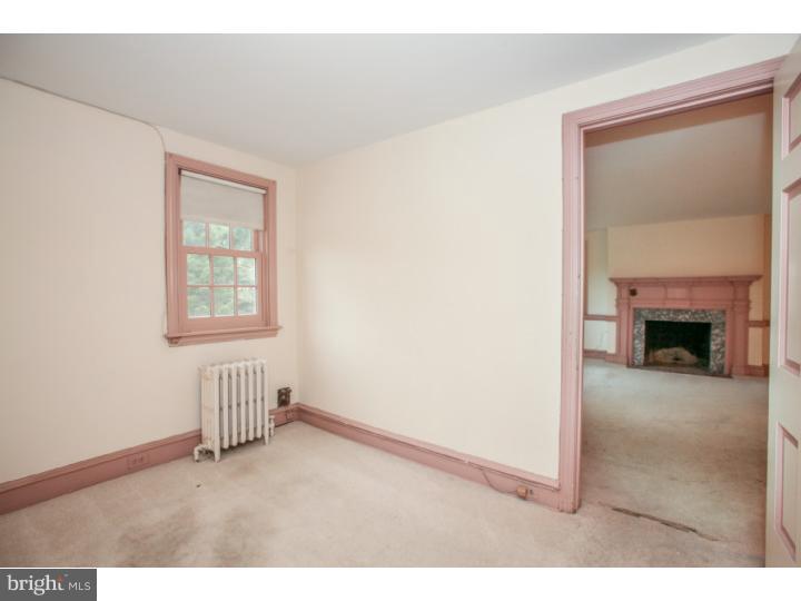 1152 Pugh Road Wayne, PA 19087 - Photo 16 of 25 Walk-in Closet