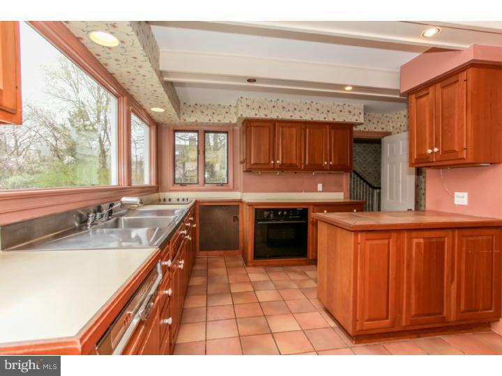 1152 Pugh Road Wayne, PA 19087 - Photo 8 of 25 Kitchen