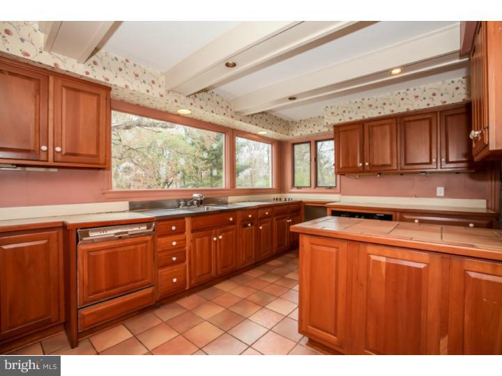 1152 Pugh Road Wayne, PA 19087 - Photo 9 of 25 Kitchen