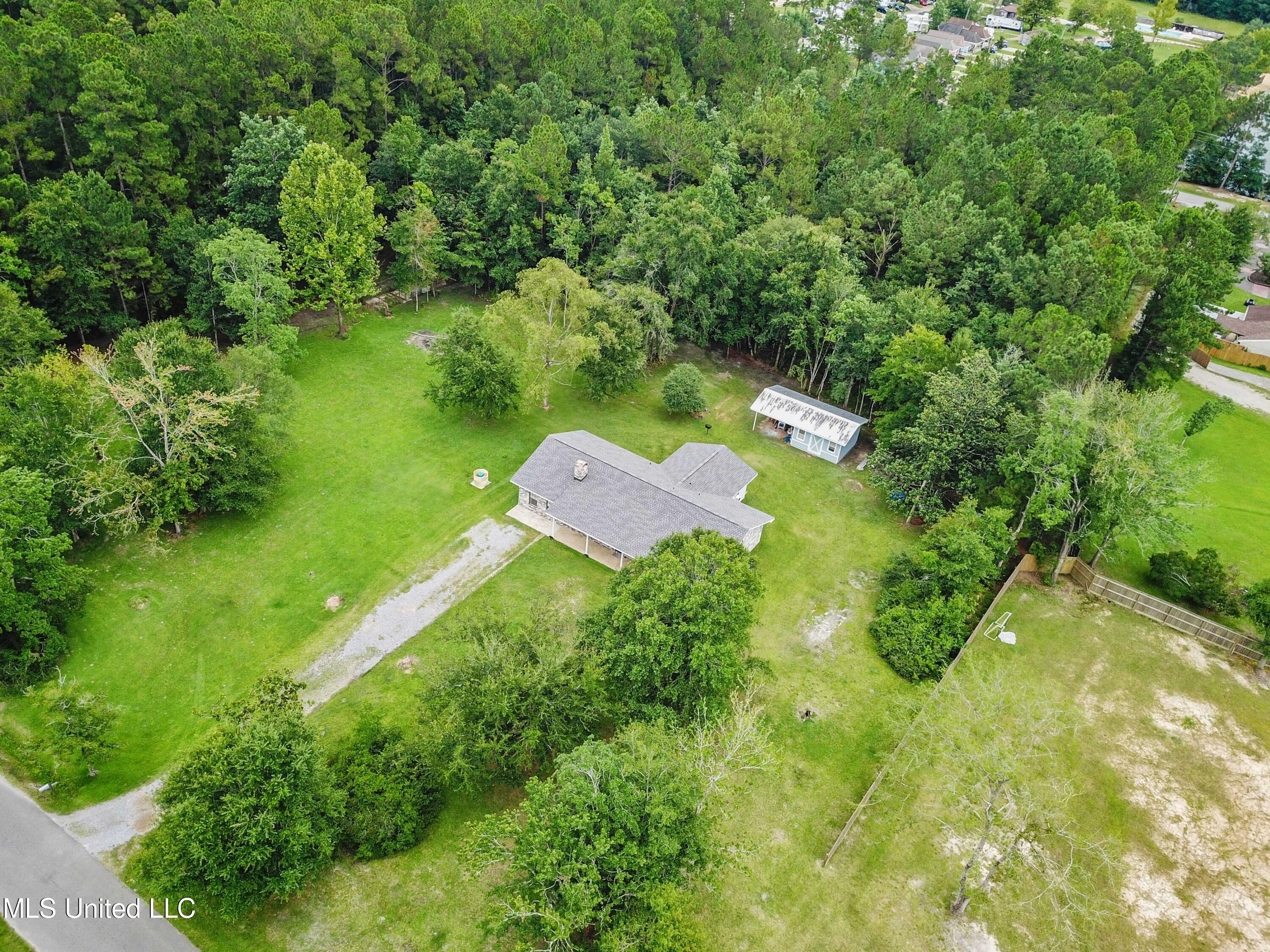 14601 Pine Ridge Road Ocean Springs, MS 39565 - Photo 4 of 33 028