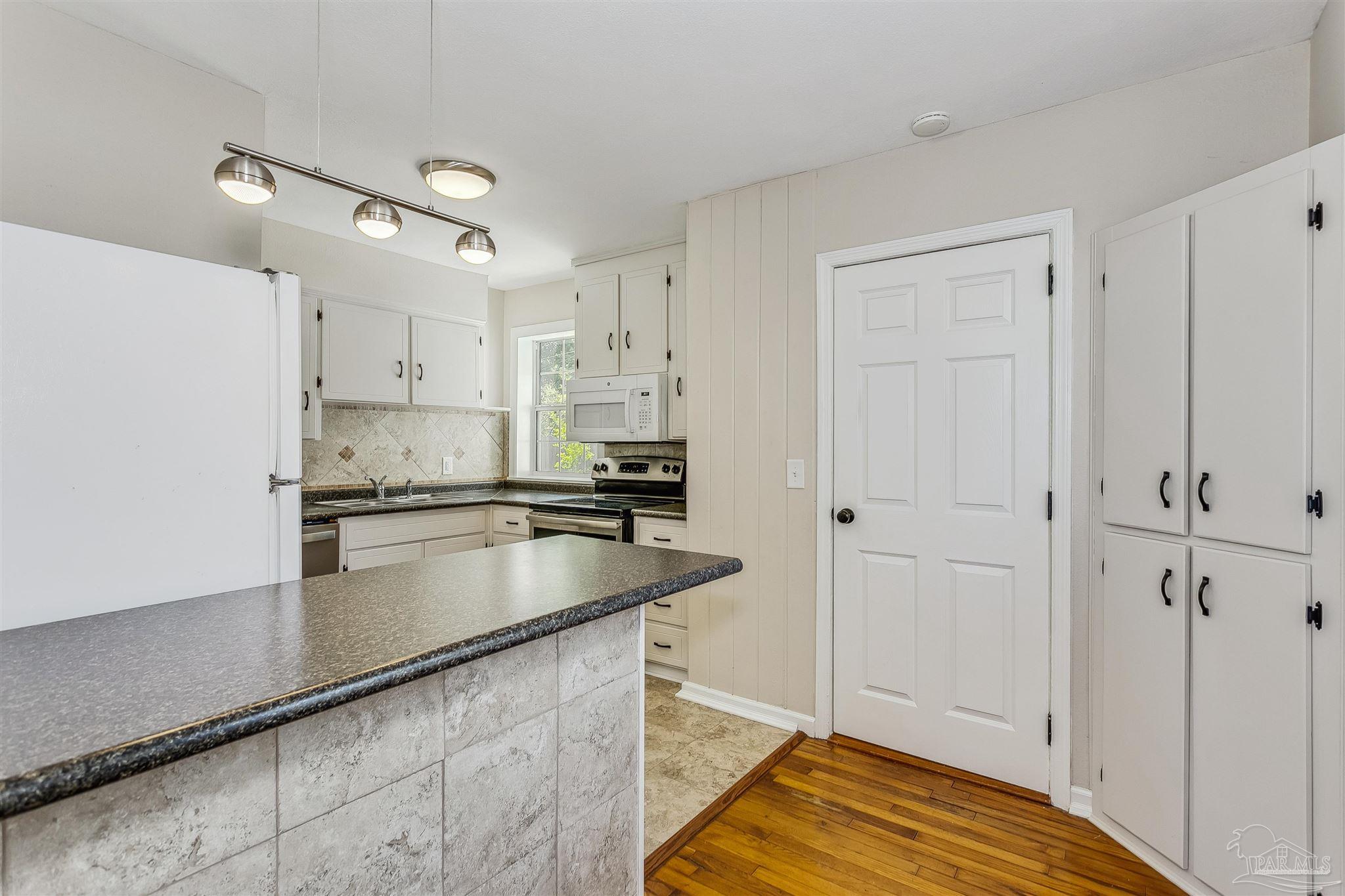 4 Cousineau Road Pensacola, FL 32507 - Photo 7 of 39 Gallery Image 7