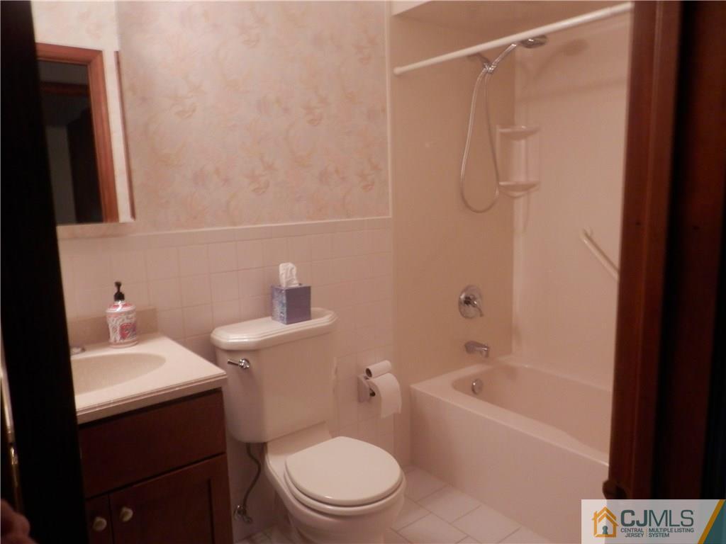 81 Walling Terrace Keyport, NJ 07735 - Photo 8 of 15 Gallery Image 8