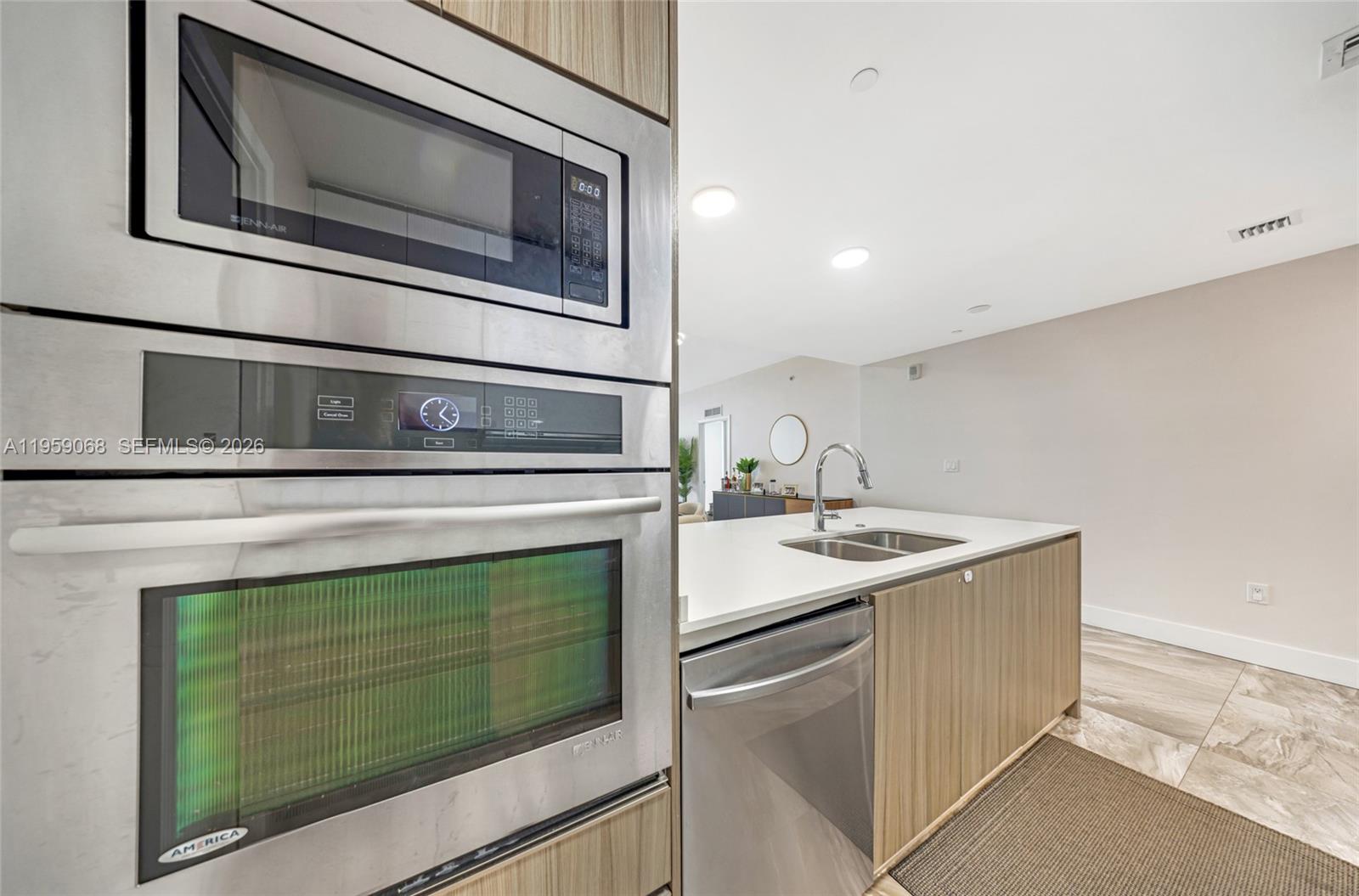 600 Northeast 27th Street, Unit 1004 Miami, FL 33137 - Photo 16 of 60