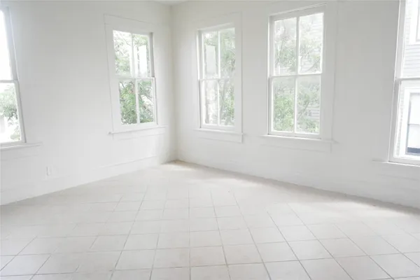 $1,475 | 304 18th Street, Unit UP, Galveston, TX 77550