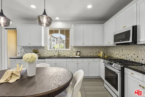 $749,000 | 22157 Barrington Way, Saugus, CA 91350