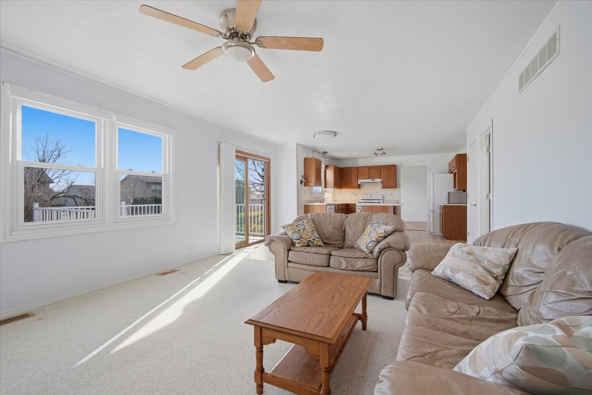 811 Phaeton Place Normal, IL 61761 - Photo 14 of 37