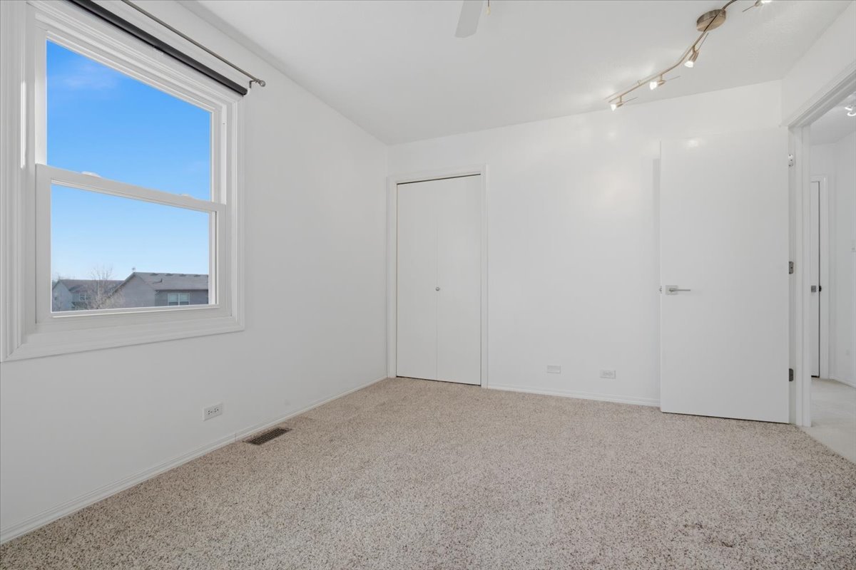 811 Phaeton Place Normal, IL 61761 - Photo 23 of 37