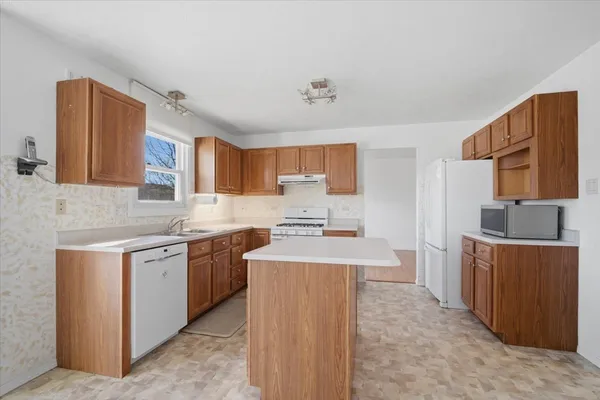 $299,900 | 811 Phaeton Place, Normal, IL 61761