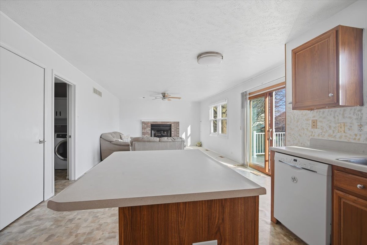 811 Phaeton Place Normal, IL 61761 - Photo 5 of 37