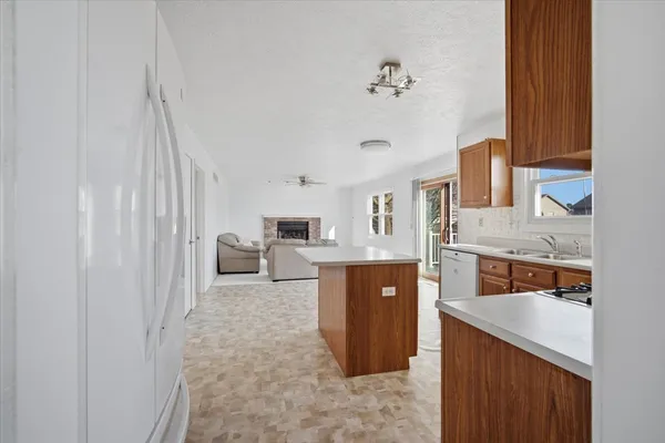 $299,900 | 811 Phaeton Place, Normal, IL 61761