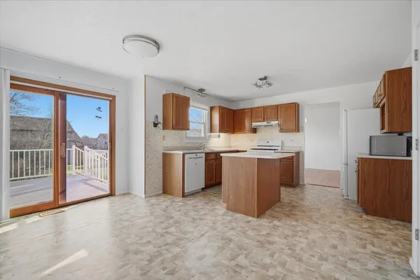 $299,900 | 811 Phaeton Place, Normal, IL 61761