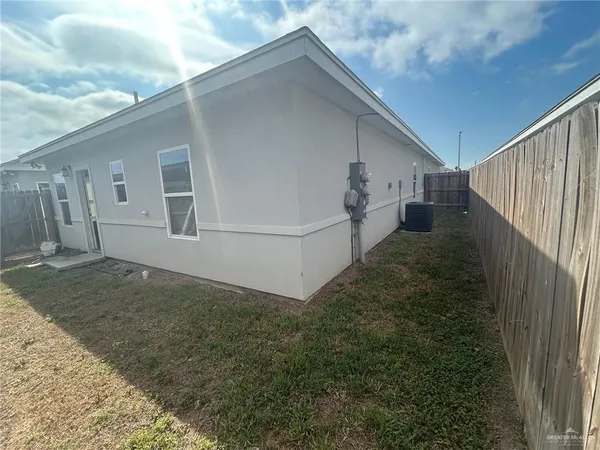 $1,150 | 1723 Stauffers Street, Unit 2, Weslaco, TX 78596