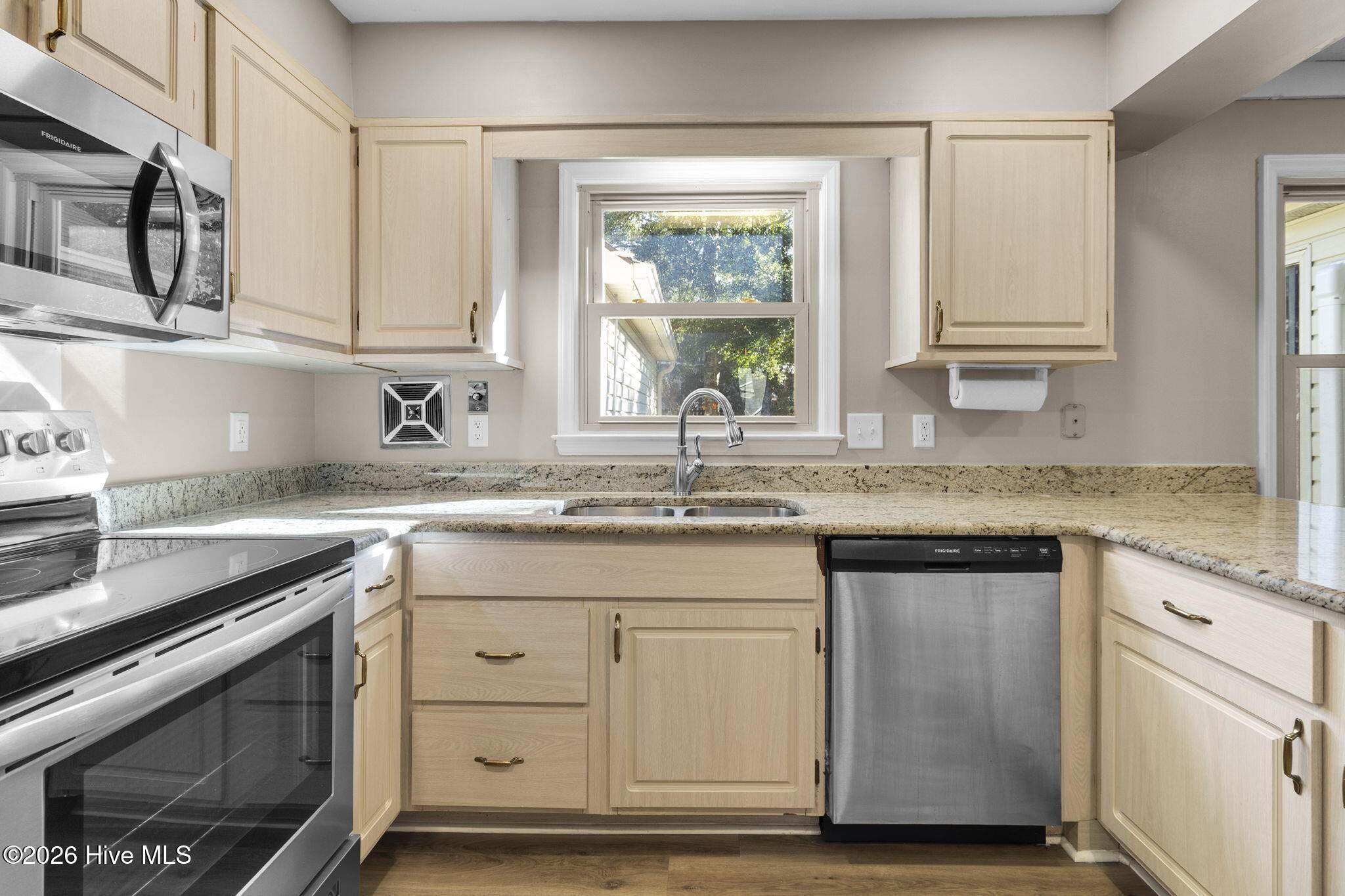 170 Adams Circle Pinehurst, NC 28374 - Photo 11 of 38 kitchen