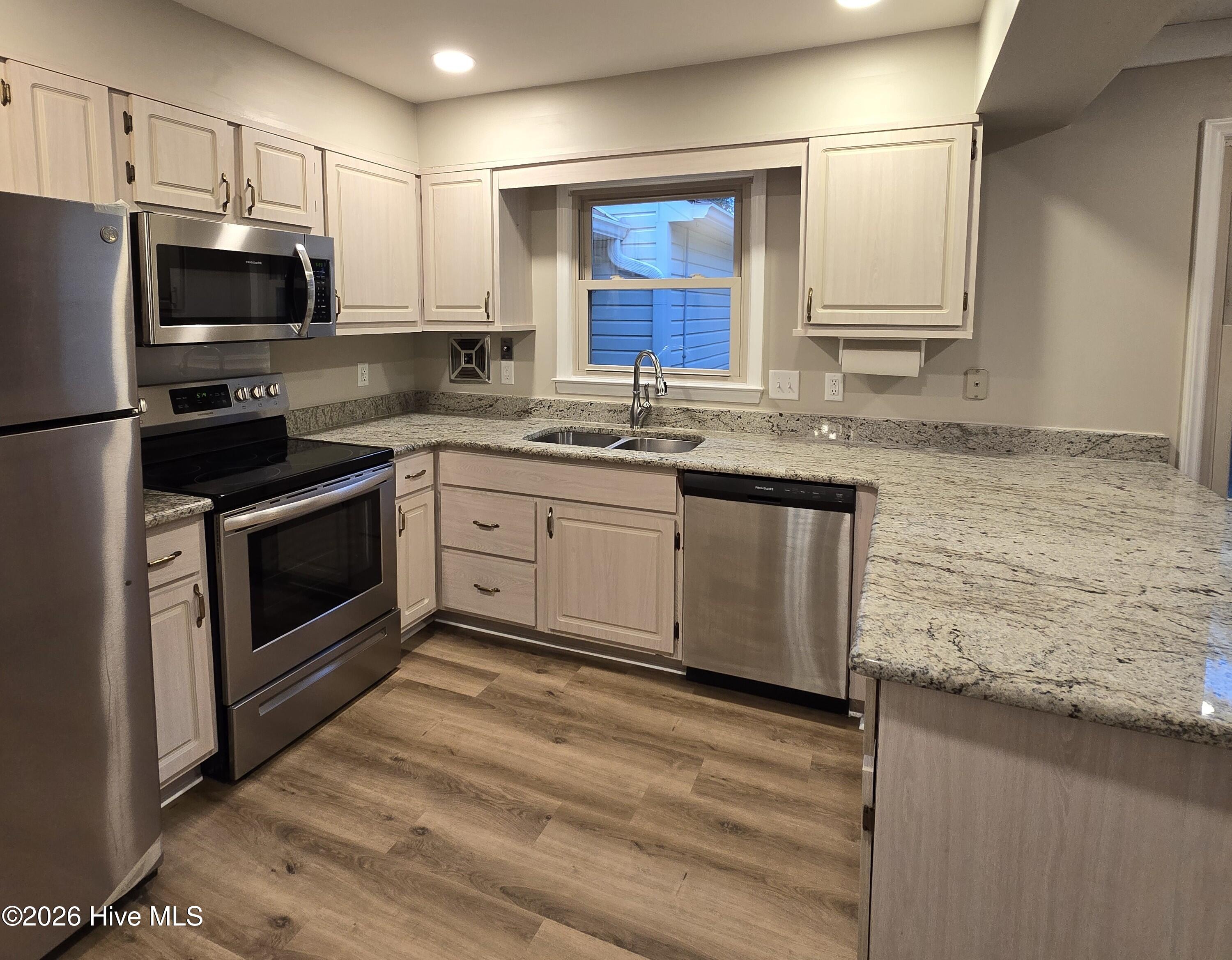 170 Adams Circle Pinehurst, NC 28374 - Photo 9 of 38 kitchen