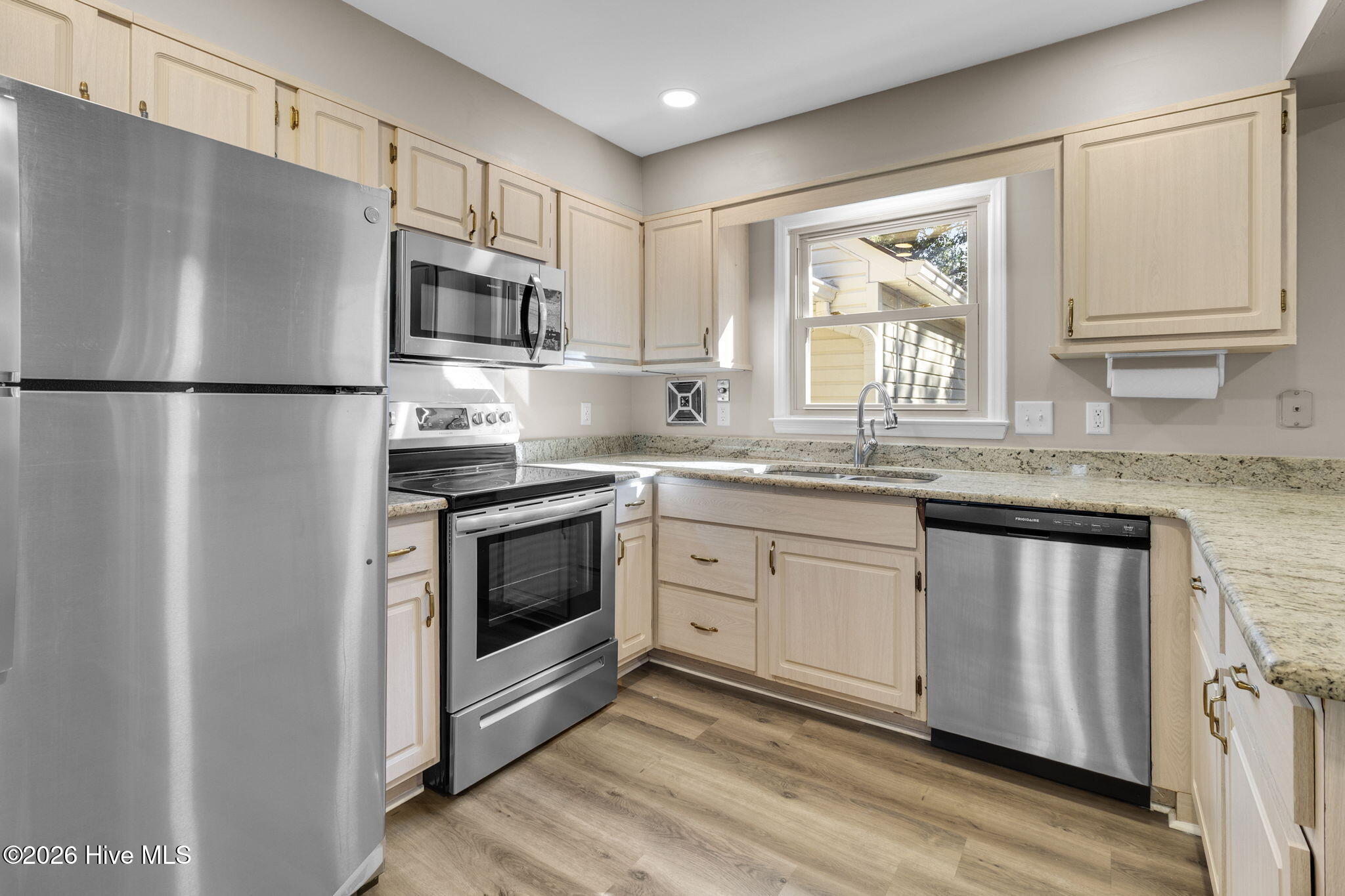 170 Adams Circle Pinehurst, NC 28374 - Photo 10 of 38 kitchen
