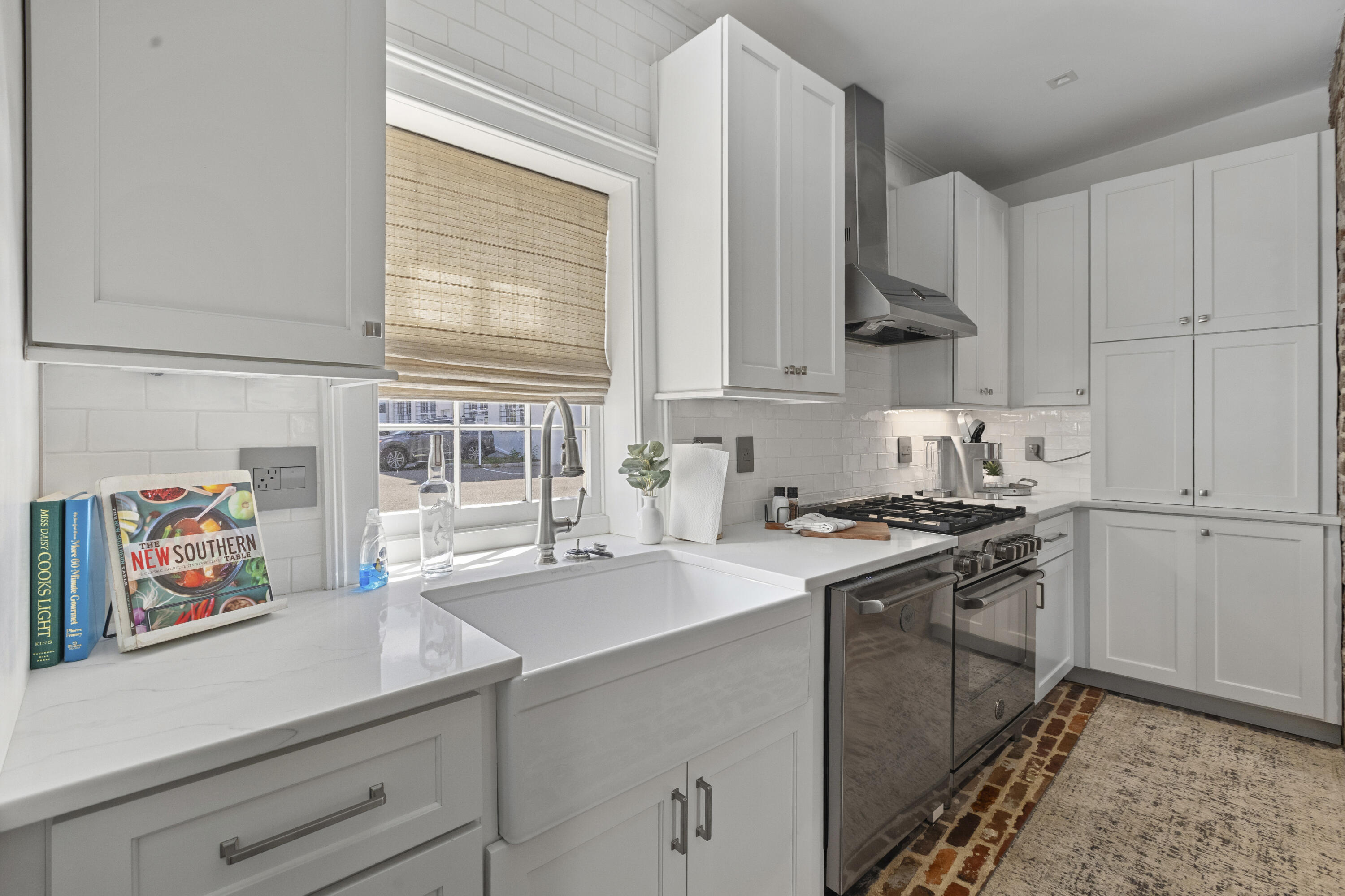 32 State Street Charleston, SC 29401 - Photo 13 of 48 Kitchen