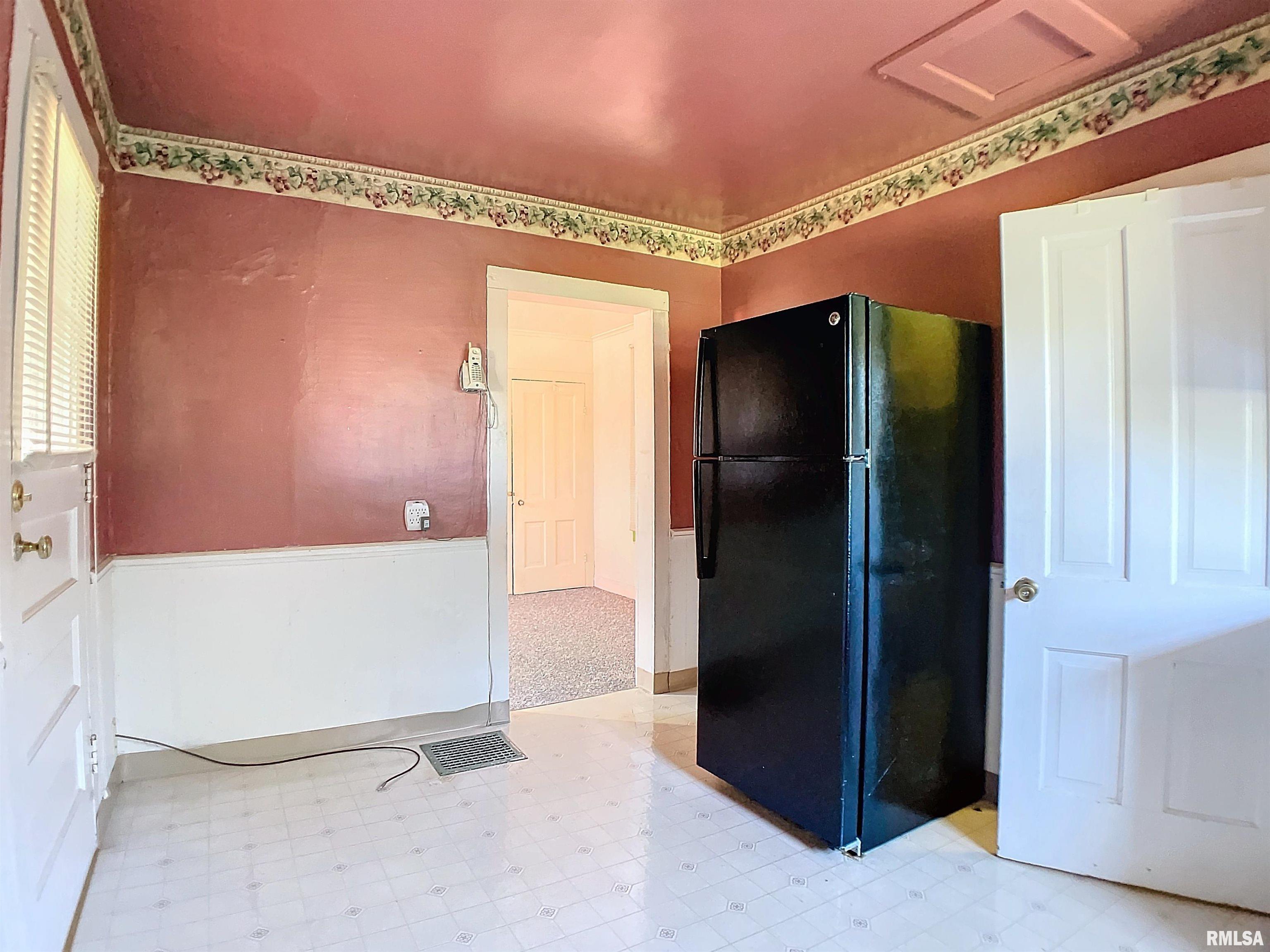 425 10th Street Moline, IL 61265 - Photo 11 of 26 Gallery Image 11