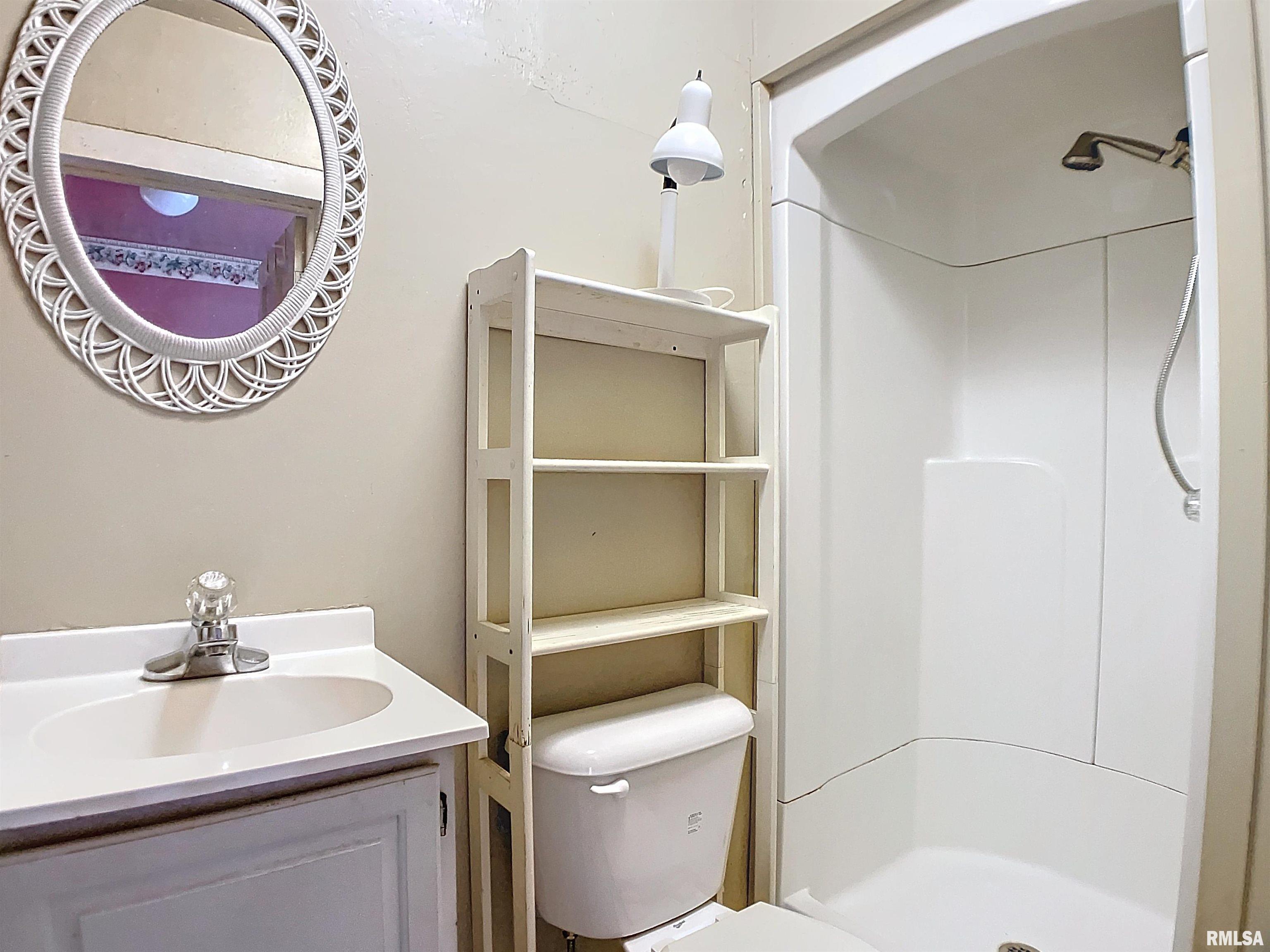 425 10th Street Moline, IL 61265 - Photo 13 of 26 Gallery Image 13