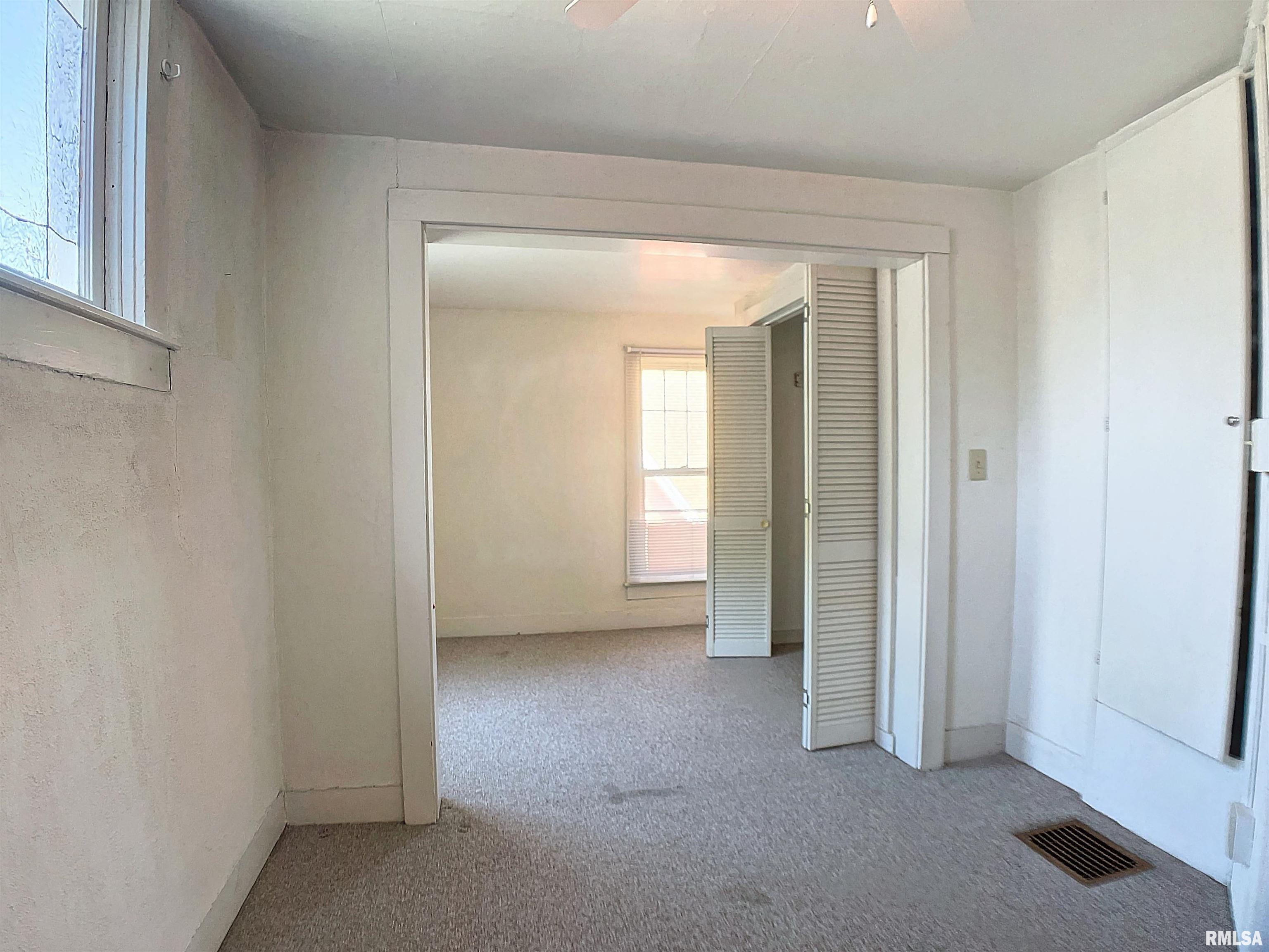 425 10th Street Moline, IL 61265 - Photo 16 of 26 Gallery Image 16